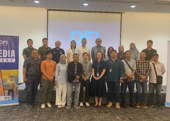 The President Director of PT DFI Ritel Nusantara shares strategic plans and early 2025 performance highlights during the DFI Media Class.